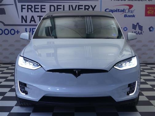 Pearl White Multi-Coat 2018 Tesla Model X 100D