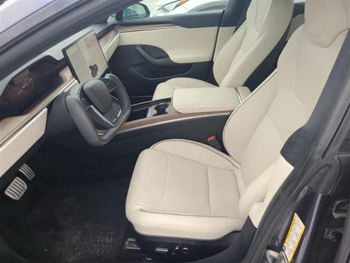 2021 Tesla Model S Plaid