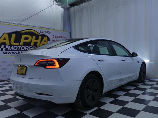 Pearl White Multi-Coat 2023 Tesla Model 3 Standard Range
