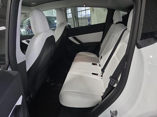 Pearl White Multi-Coat 2022 Tesla Model Y Long Range Dual Motor All-Wheel Drive