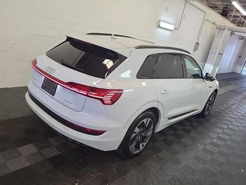 2021 Audi e-tron Premium