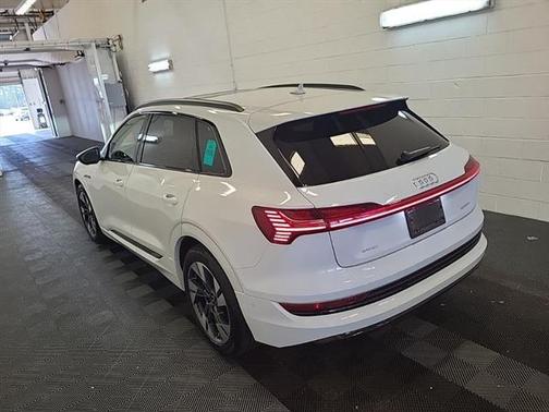 2021 Audi e-tron Premium