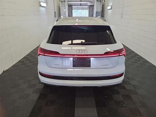 2021 Audi e-tron Premium