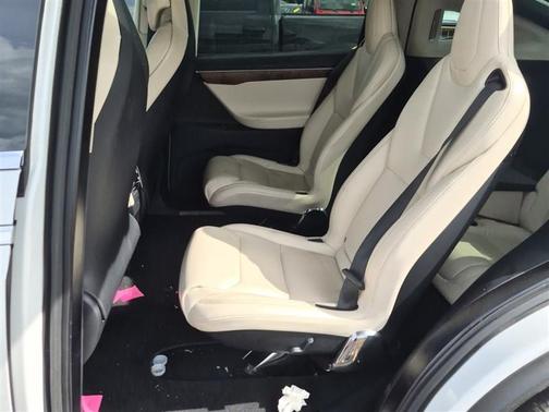 Pearl White Multi-Coat 2017 Tesla Model X 100D