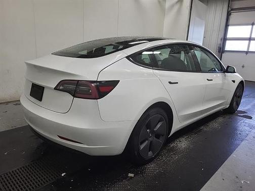 2022 Tesla Model 3 Standard Range