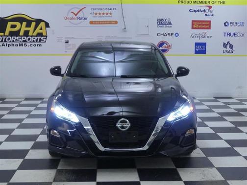 2020 Nissan Altima SR FWD