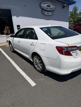 White 2012 Toyota Camry Hybrid XLE