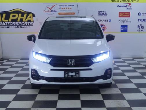 Platinum White Pearl 2025 Honda Odyssey Sport-L