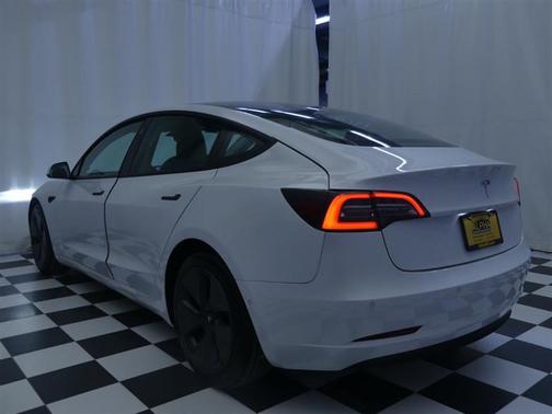 Pearl White Multi-Coat 2021 Tesla Model 3 Standard Range Plus