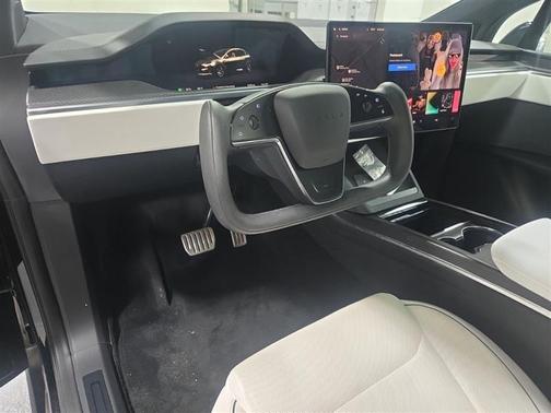 2023 Tesla Model X Plaid Tri Motor All-Wheel Drive