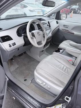 2014 Toyota Sienna XLE