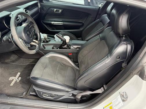 2017 Ford Shelby GT350R Base