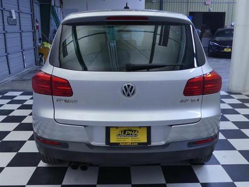2012 Volkswagen Tiguan LE