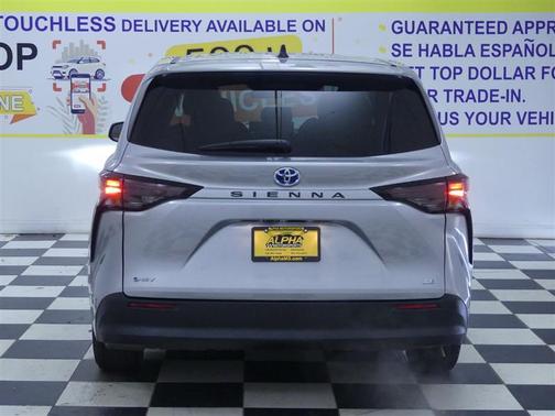 2025 Toyota Sienna LE