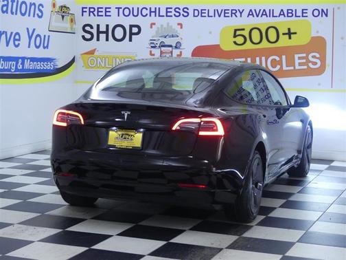 2022 Tesla Model 3 Standard Range Plus