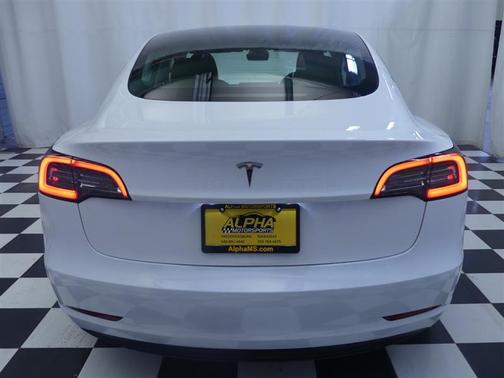 Pearl White Multi-Coat 2023 Tesla Model 3 Standard Range