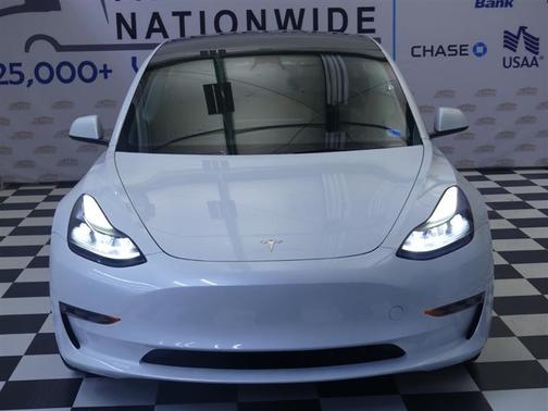 Pearl White Multi-Coat 2023 Tesla Model 3 Standard Range