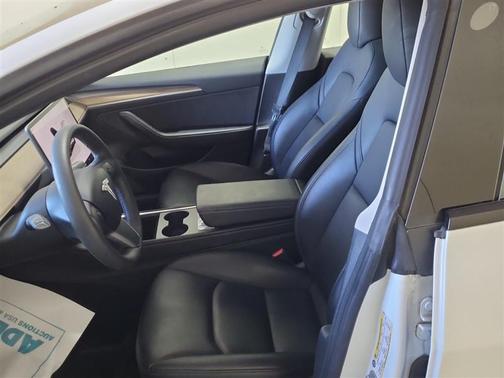 Pearl White Multi-Coat 2023 Tesla Model 3 Standard Range