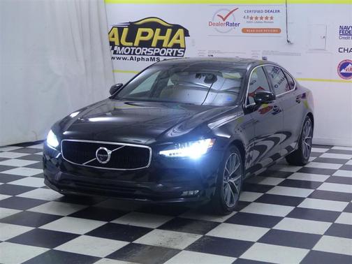 Black 2018 Volvo S90 T5 Momentum