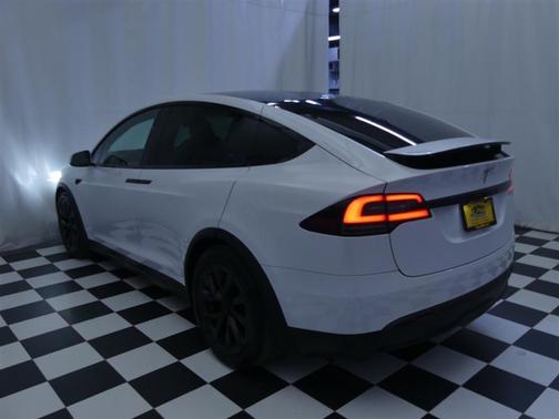 2022 Tesla Model X Plaid