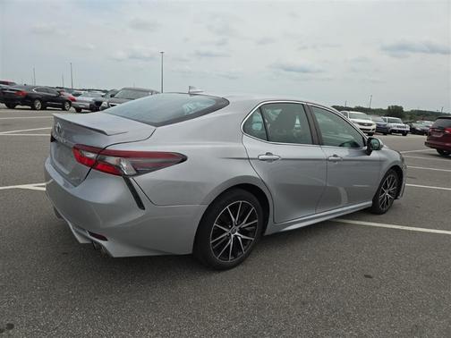 Celestial Silver Metallic 2023 Toyota Camry SE