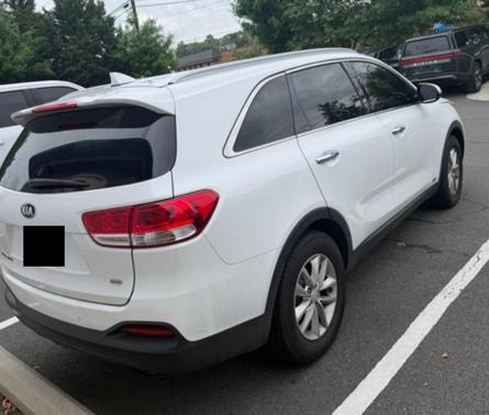 Snow White Pearl 2017 Kia Sorento LX