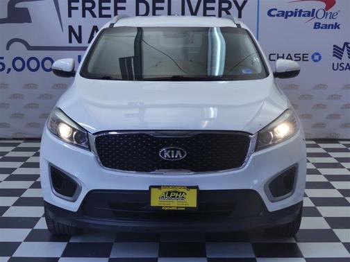 Snow White Pearl 2017 Kia Sorento LX