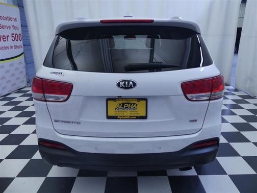 Snow White Pearl 2017 Kia Sorento LX