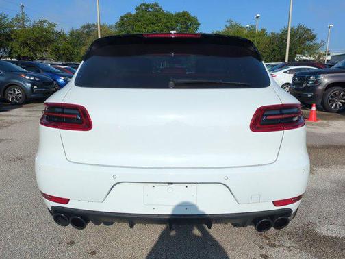 2017 Porsche Macan Turbo