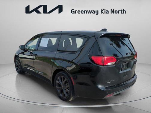 2018 Chrysler Pacifica Touring Plus