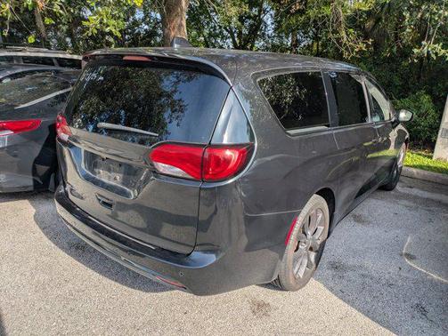 2018 Chrysler Pacifica Touring Plus