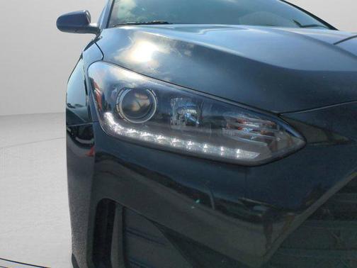 2020 Hyundai Veloster 2