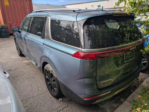 2024 Kia Carnival SX