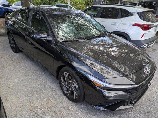 2025 Hyundai ELANTRA Limited