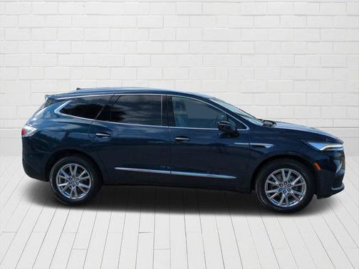 2023 Buick Enclave Essence AWD