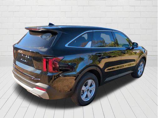 2025 Kia Sorento LX