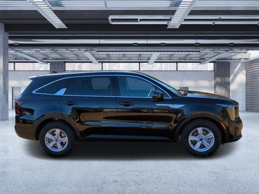 2025 Kia Sorento LX