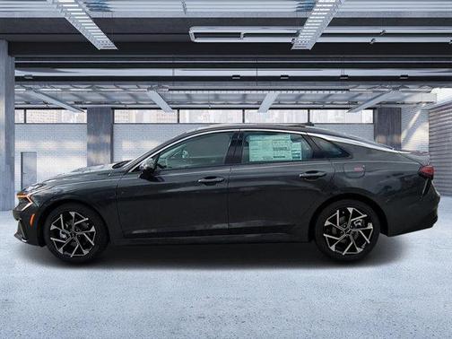 2025 Kia K5 EX