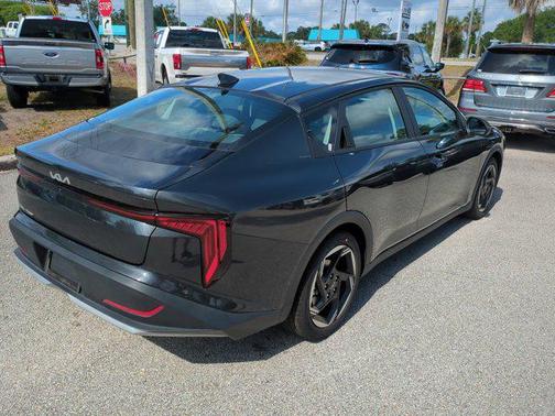 2025 Kia K4 EX