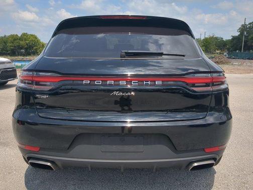 2021 Porsche Macan Base