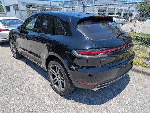 2021 Porsche Macan Base