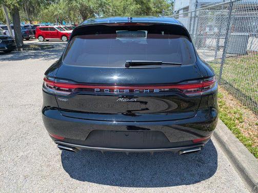2021 Porsche Macan Base