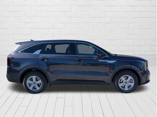 2025 Kia Sorento LX