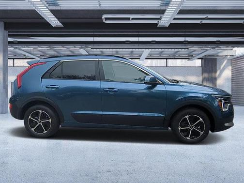 2025 Kia Niro EX