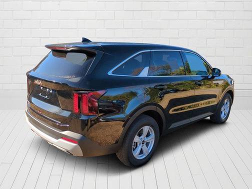 2025 Kia Sorento LX