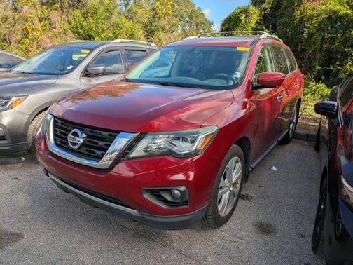 2018 Nissan Pathfinder SL