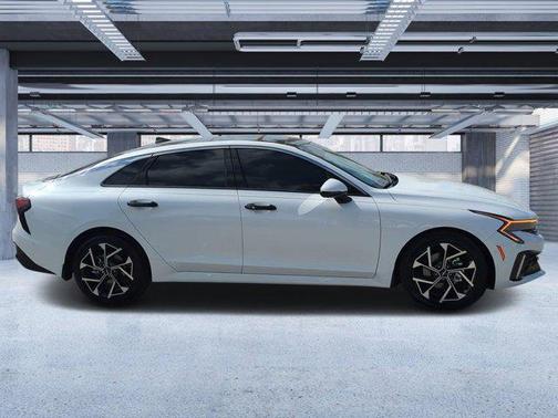 2025 Kia K5 EX