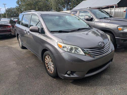 2015 Toyota Sienna XLE