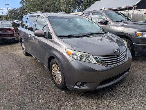 2015 Toyota Sienna XLE