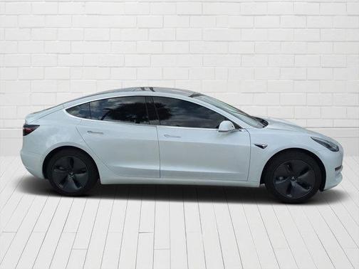 2020 Tesla Model 3 Standard Range